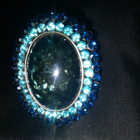 Dazzling Blue Glass Rhinestone Stretch Ring - Picture 4 of 7